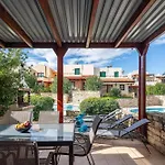 Villa Lea, Stylish, With Common Pool